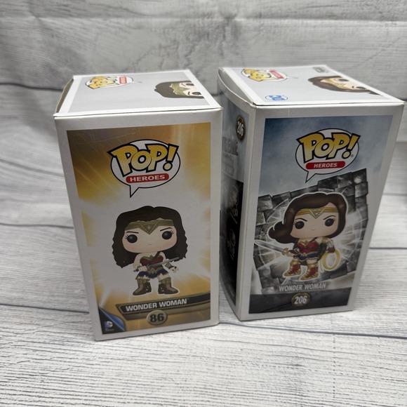 Funko Pop! Wonder Woman - Lot Of 6 - 211 335 86 238 206 BAM Walmart Hot Topic - Picture 4 of 11